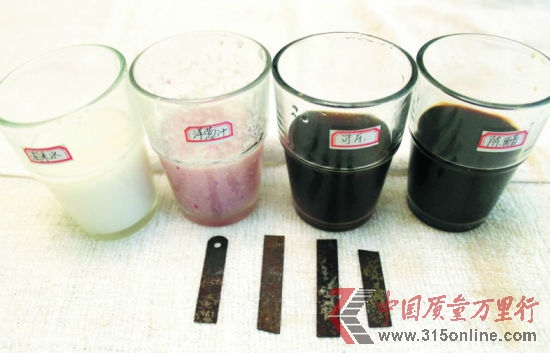 可樂pH值酸性超過陳醋。(圖片來源:半島晨報(bào))
